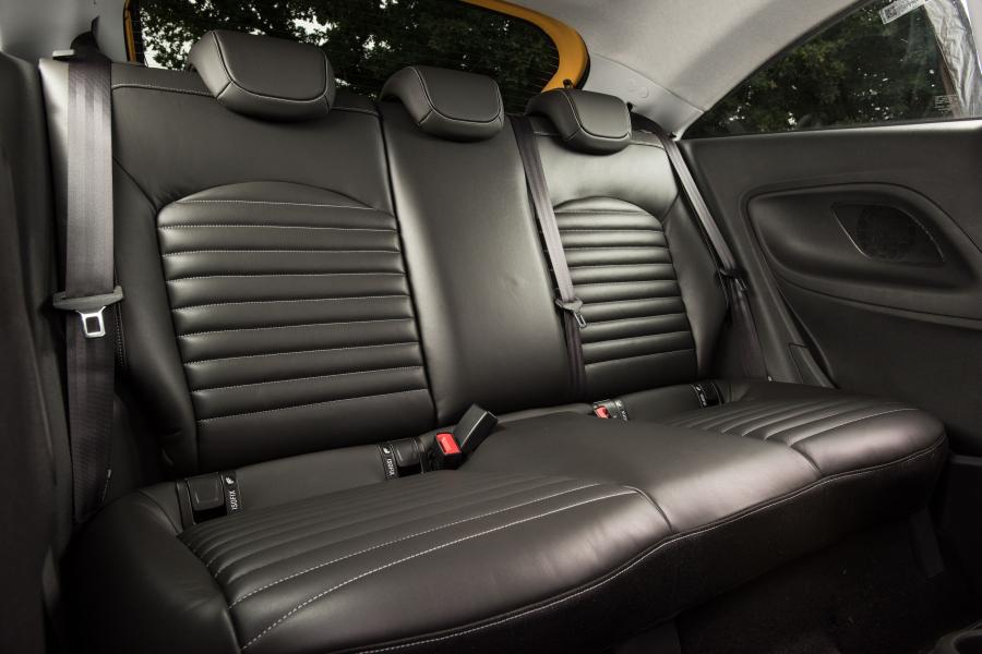 Интерьер Vauxhall Corsa GSi (E) 2018 года  (фото 22 из 26)